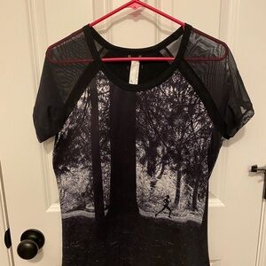 Oiselle Gallery Window Tee Black and White Forest Runner Tee
